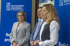 Od lewej: prof. PRz B. Mossety-Leszczak, prof. PRz B. Miller, prof. B. Zatwarnicka-Madura,