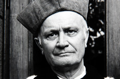 Uroczystość odsłonięcia muralu doc. Romana Niedzielskiego