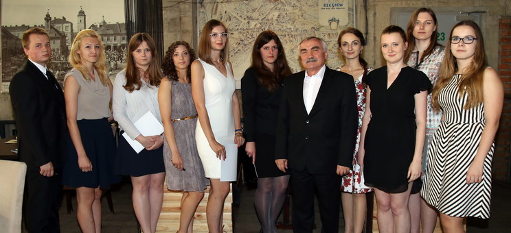 [FOTO] Wystawa prac magisterskich studentów kierunku architektura w Podziemnej Trasie Turystycznej